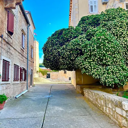 San Pietro Daire Supetar